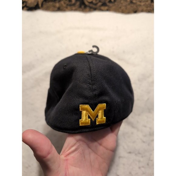 Nike Classic99 Swoosh Flex One Size Michigan Wolverines Fitted Hat - Picture 5 of 10